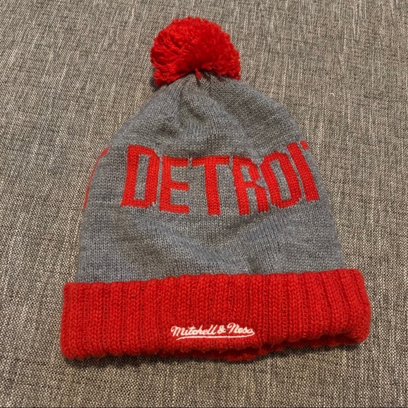 Mitchell and Ness Detroit Red Wings winter hat - Picture 2 of 3